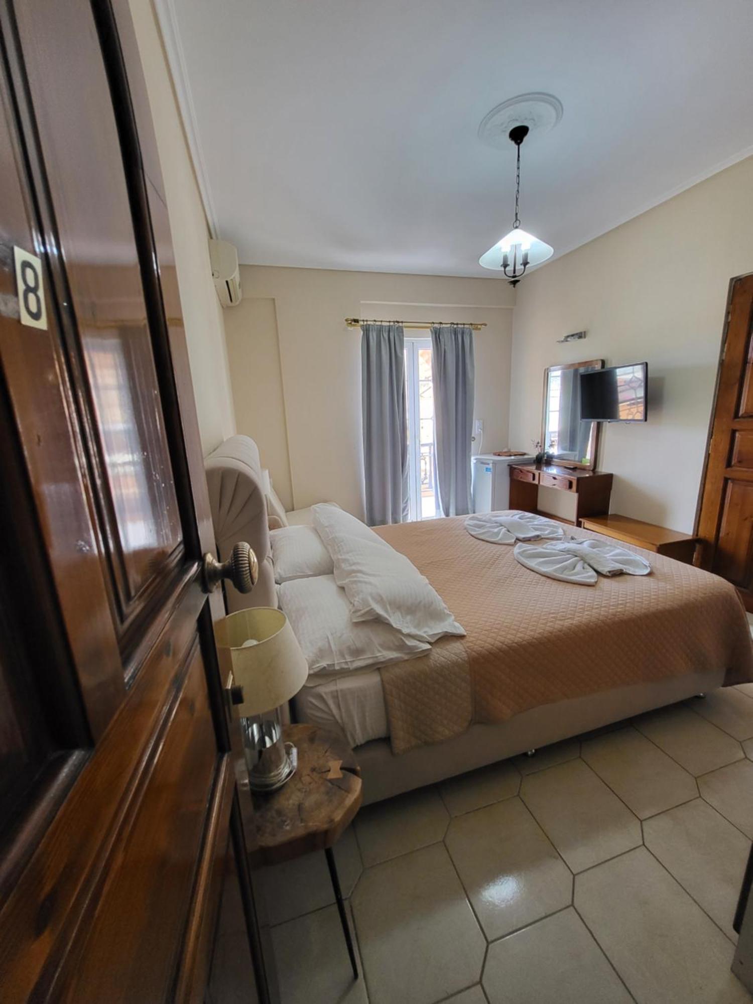 Paradise Bar Apartments Планос Екстер'єр фото