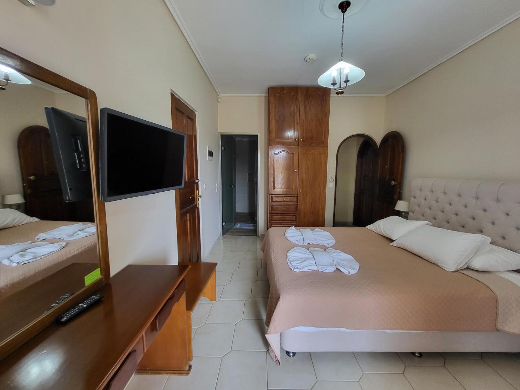 Paradise Bar Apartments Планос Екстер'єр фото