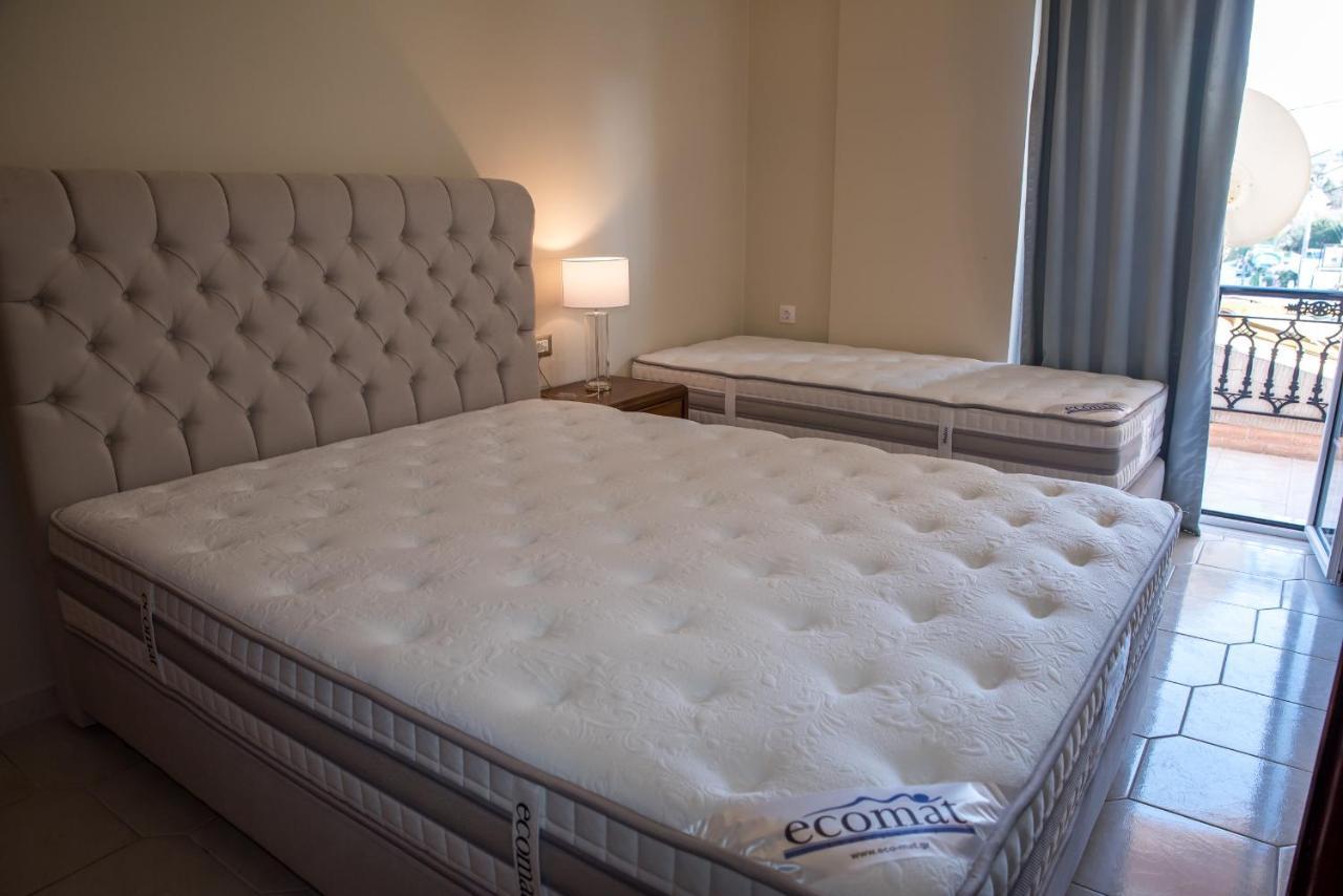 Paradise Bar Apartments Планос Екстер'єр фото