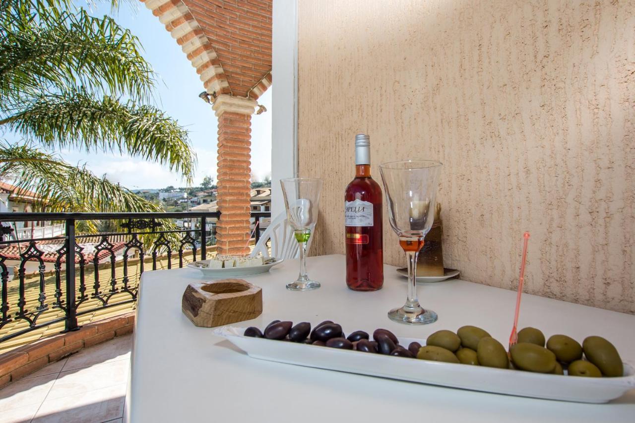 Paradise Bar Apartments Планос Екстер'єр фото