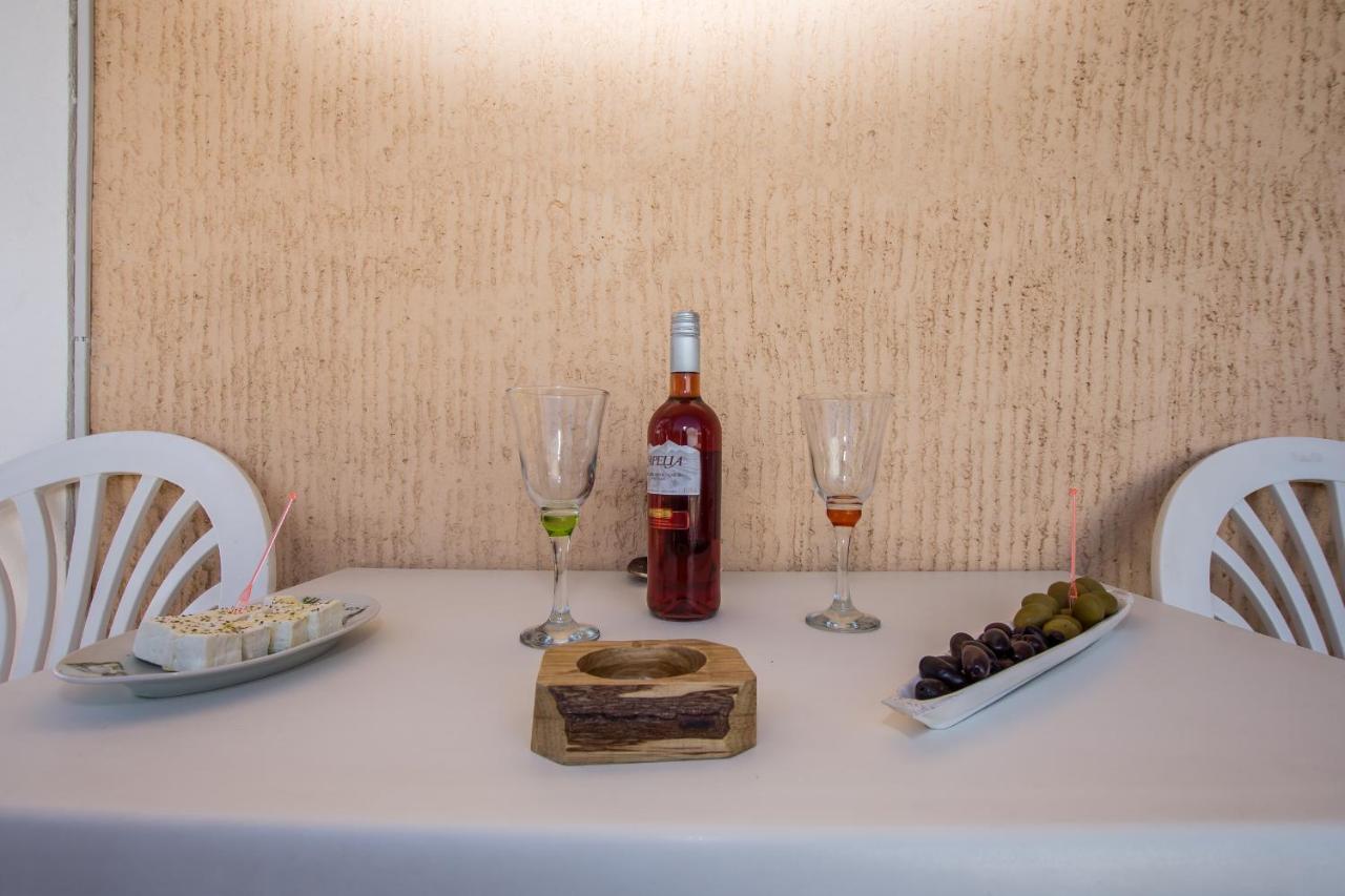 Paradise Bar Apartments Планос Екстер'єр фото