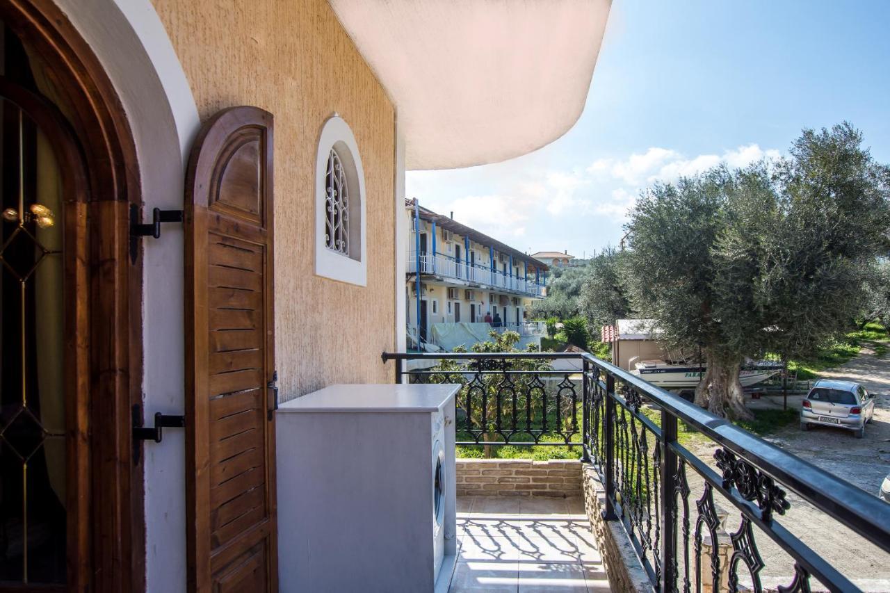 Paradise Bar Apartments Планос Екстер'єр фото