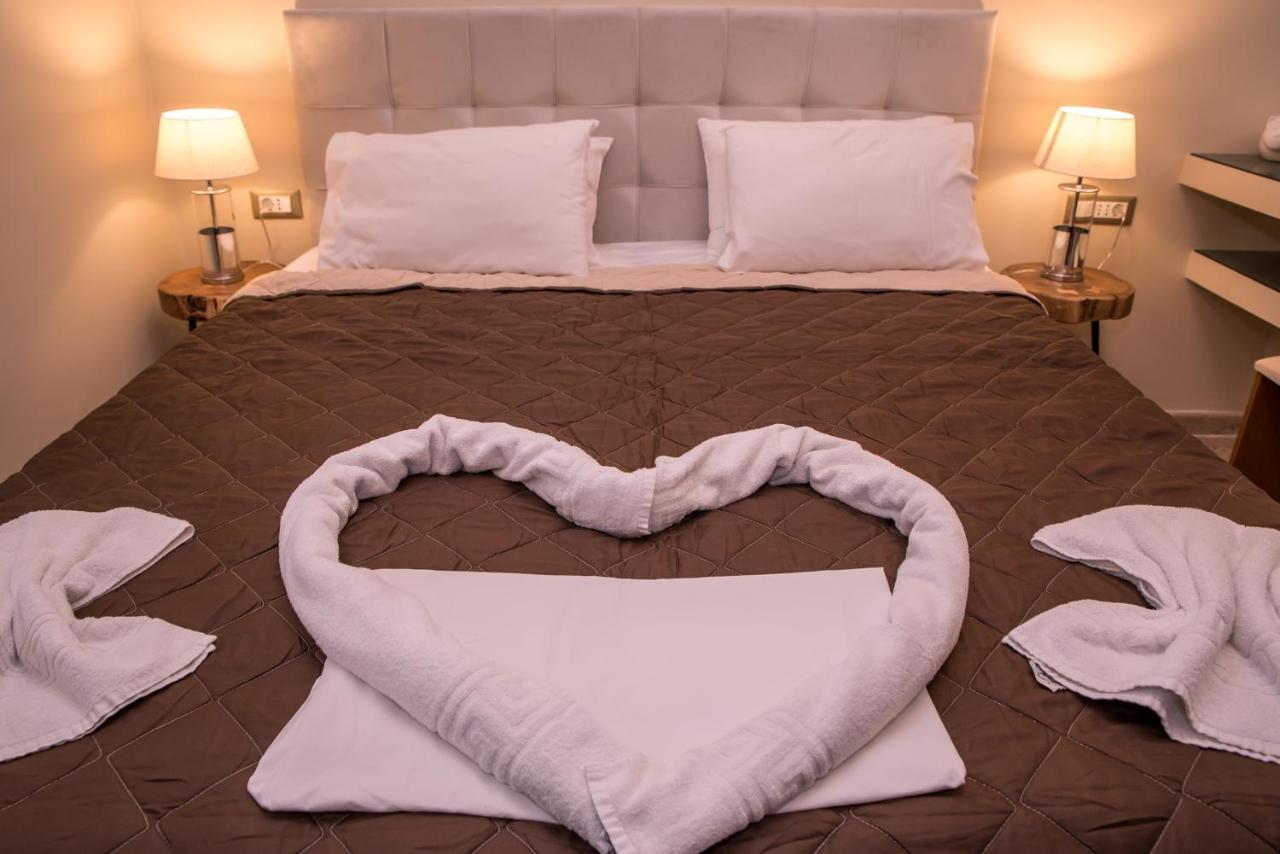 Paradise Bar Apartments Планос Екстер'єр фото